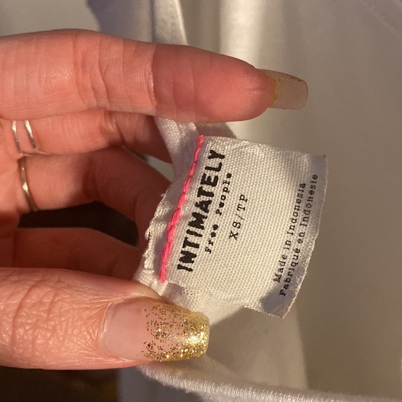 HOLD - Picture 4 of 4